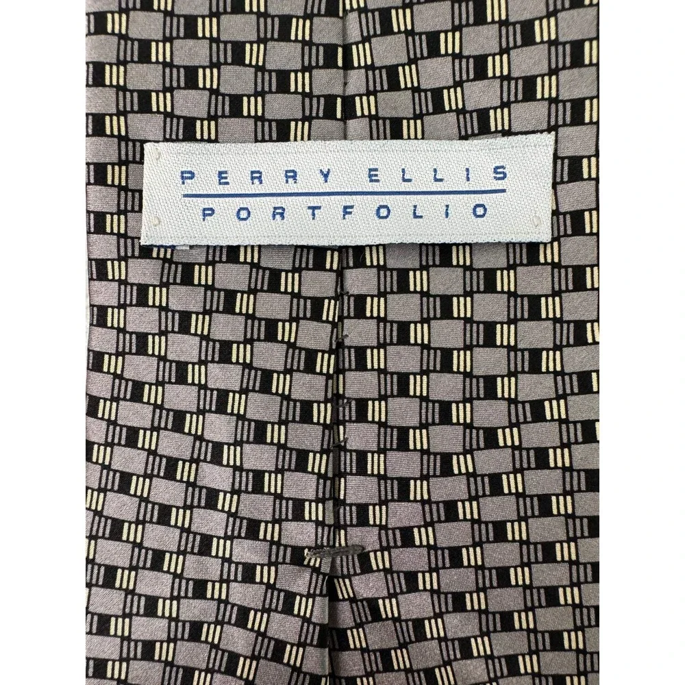 Perry Ellis Portfolio Mens Grey Black Geometric Silk Tie Made in USA 4 Inch Wide